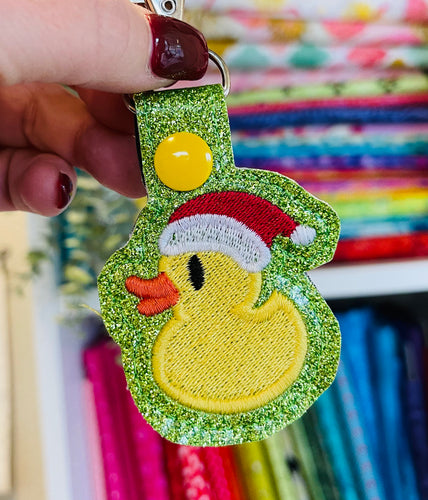 Santa Hat Rubber Ducky Snap Tab dans le motif de broderie Hoop