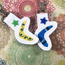 Boomerang snap tabs embroidery design