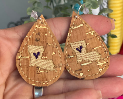 Teardrop Louisiana Earrings embroidery design for Vinyl and Leather