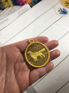 Golden Retriever Lace Pendant for 4x4 hoops