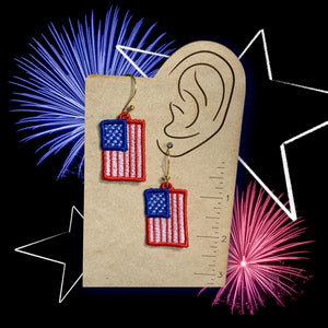 Boucles d’oreilles Tiny American Flag FSL - Boucles d’oreilles en dentelle autoportantes In the Hoop