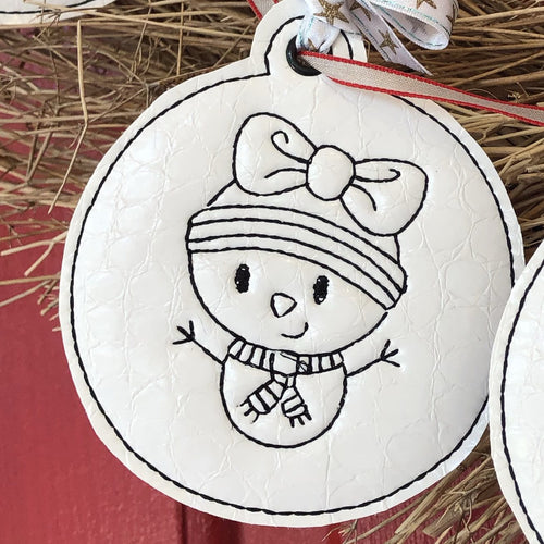 Ornement de Noël Snowgirl Redwork pour cerceaux 4x4