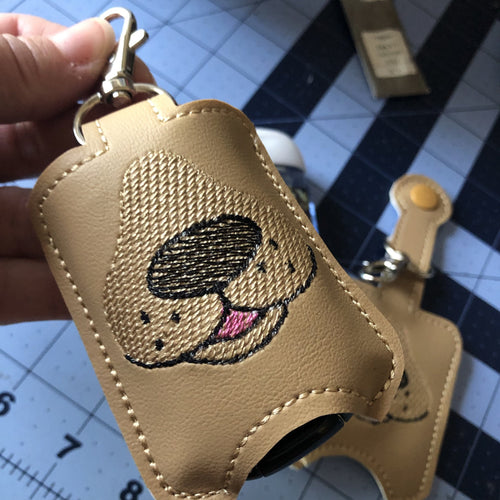 Dog Puppy Face Hand Sanitizer Holder Snap Tab Version Dans le projet de broderie Hoop 1 oz BBW pour cerceaux 5x7